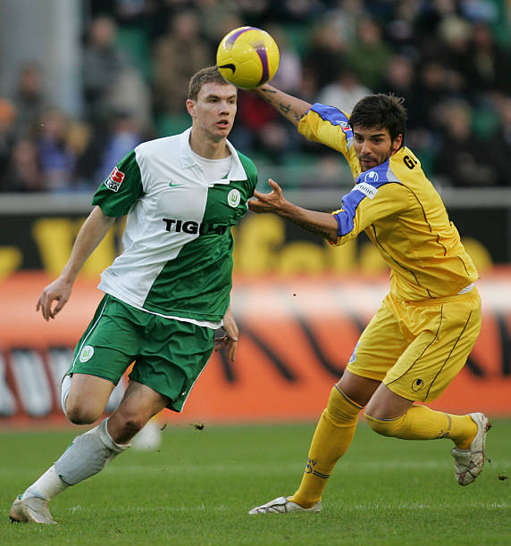 力立足于英 力立足于英